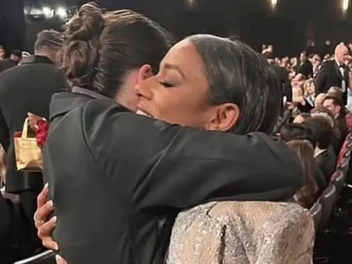 Bella Ramsey and Ariana DeBose's Sweet Emmys Hug