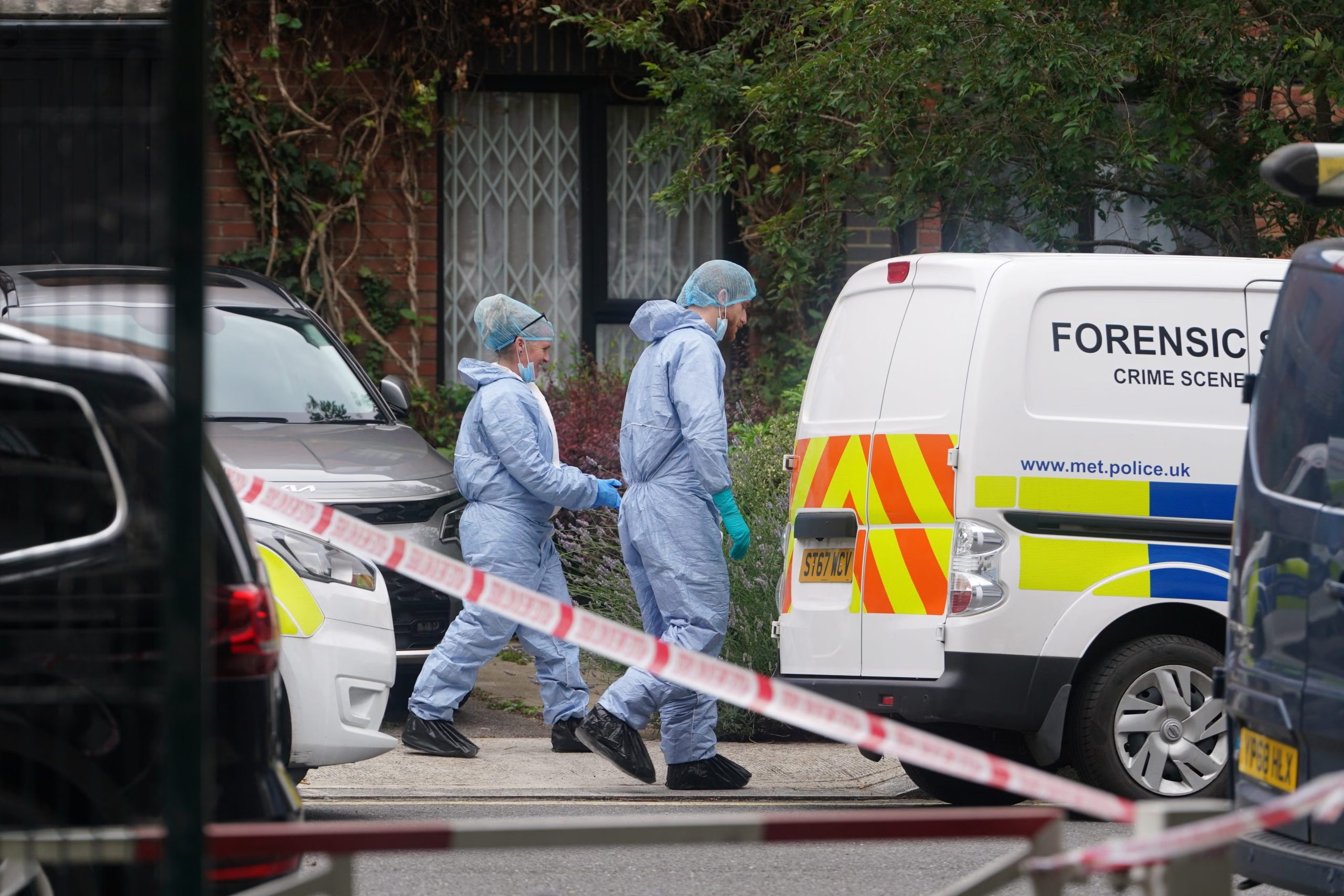 Police Arrest Man in Bristol After Human Remains Found in Suitcases on Clifton Suspension Bridge