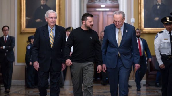 U.S. Lawmakers Move Forward After Passing Funding Bill, Welcoming Zelenskyy Amid Political Tensions