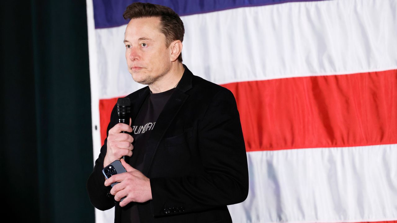 Elon Musk’s $1 Million Daily Giveaway for Voters Sparks Legal Concerns in Support of Trump’s Campaign