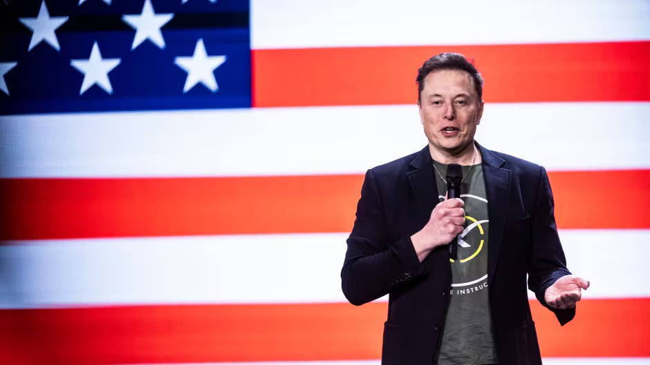 Elon Musk’s $1 Million Daily Giveaway for Voters Sparks Legal Concerns in Support of Trump’s Campaign