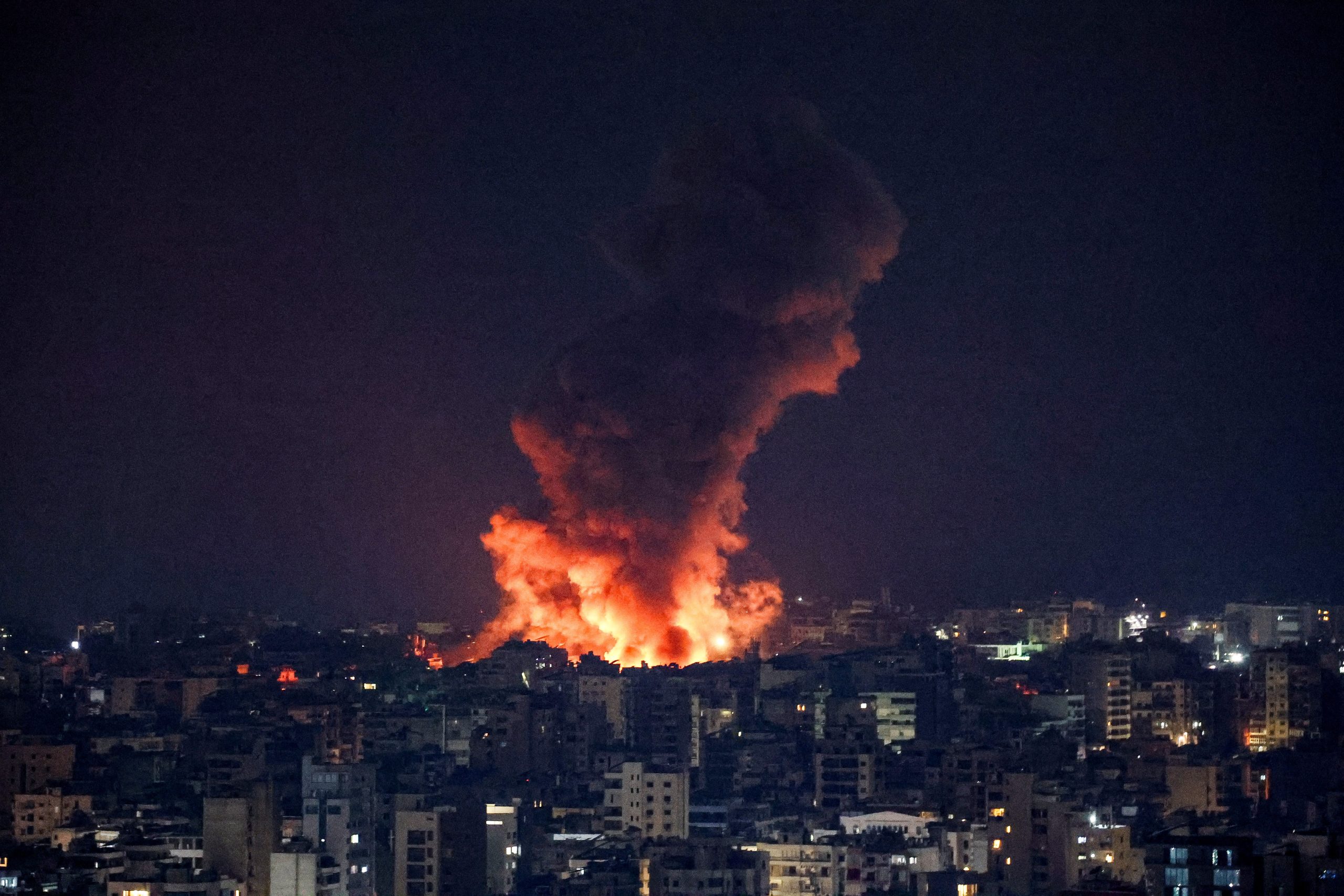 Hezbollah Launches Rockets at Haifa as Israel Expands Military Operations in Southern Lebanon Amid Escalation