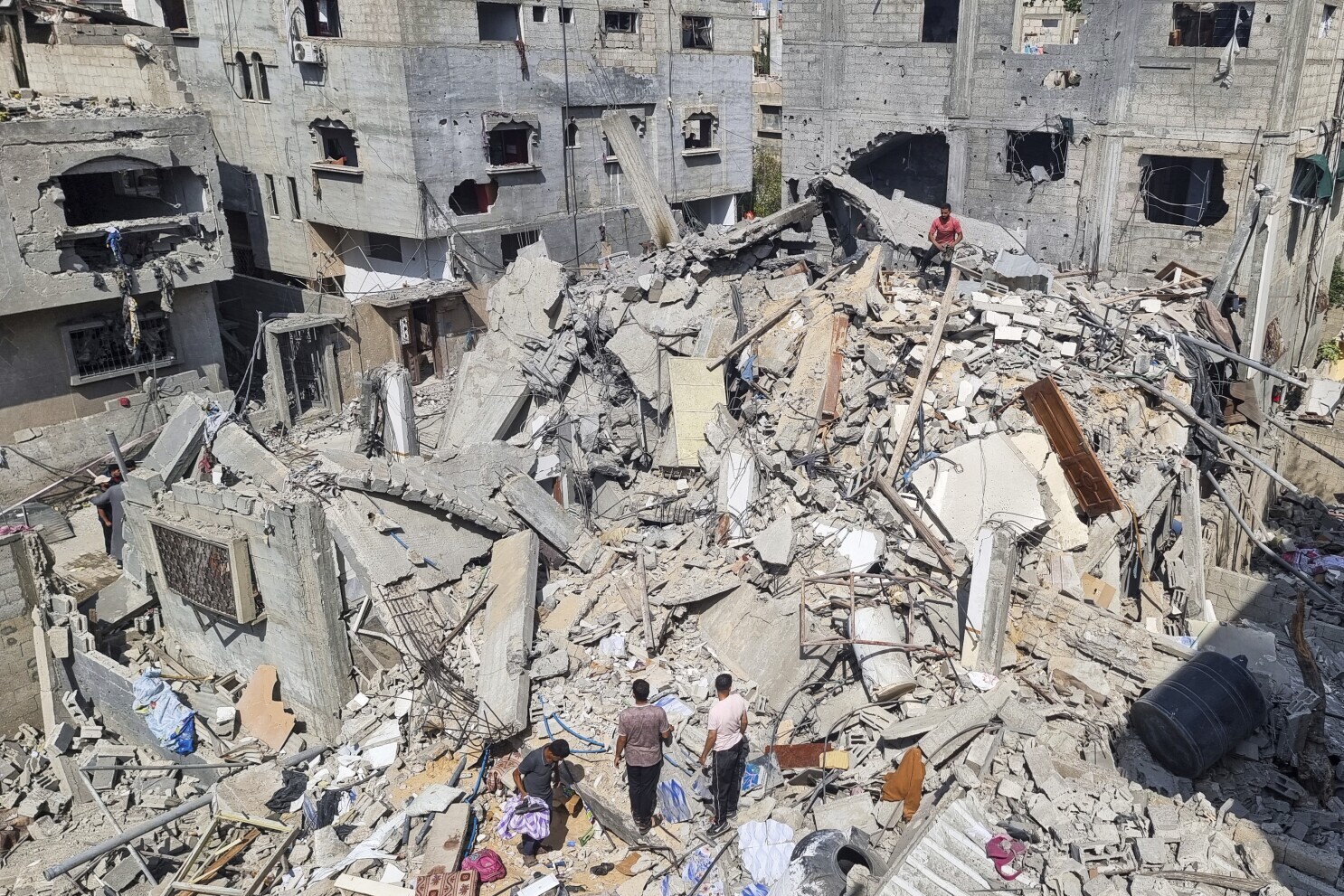 Israeli Airstrike on Gaza School Kills 22, Including 13 Children Amid Warnings of Civilian Toll