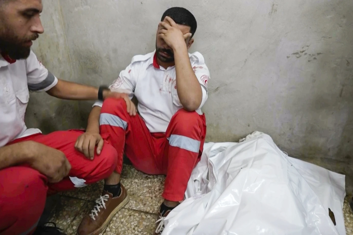 Palestinian Medic Discovers His Mother Among Casualties in Heartbreaking Aftermath of Gaza Airstrike