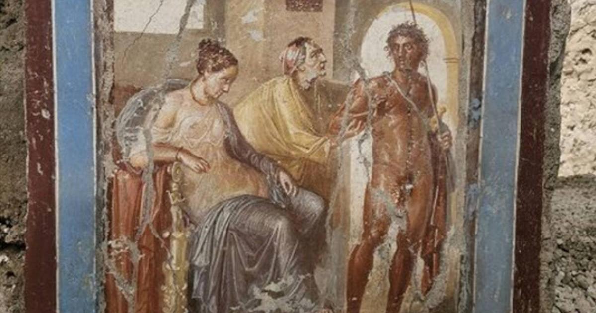 Pompeii Discovery Reveals Small Home with Mythological Frescoes and Ritual Artifacts Preserved in Ash