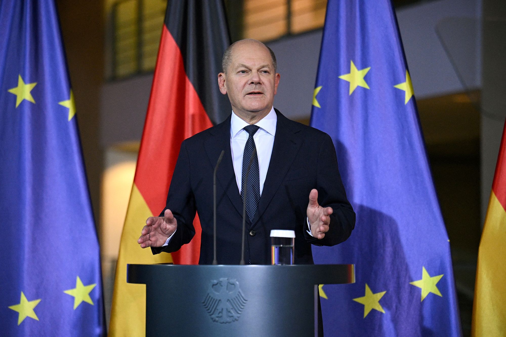 Chancellor Scholz Faces Crisis as Finance Minister’s Firing Triggers Coalition Collapse in Germany