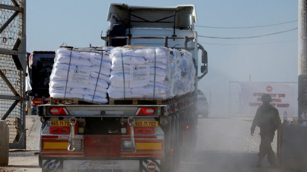 Gaza Aid Crisis Worsens Amid Looting, Violence, and Escalating Tensions with UNRWA