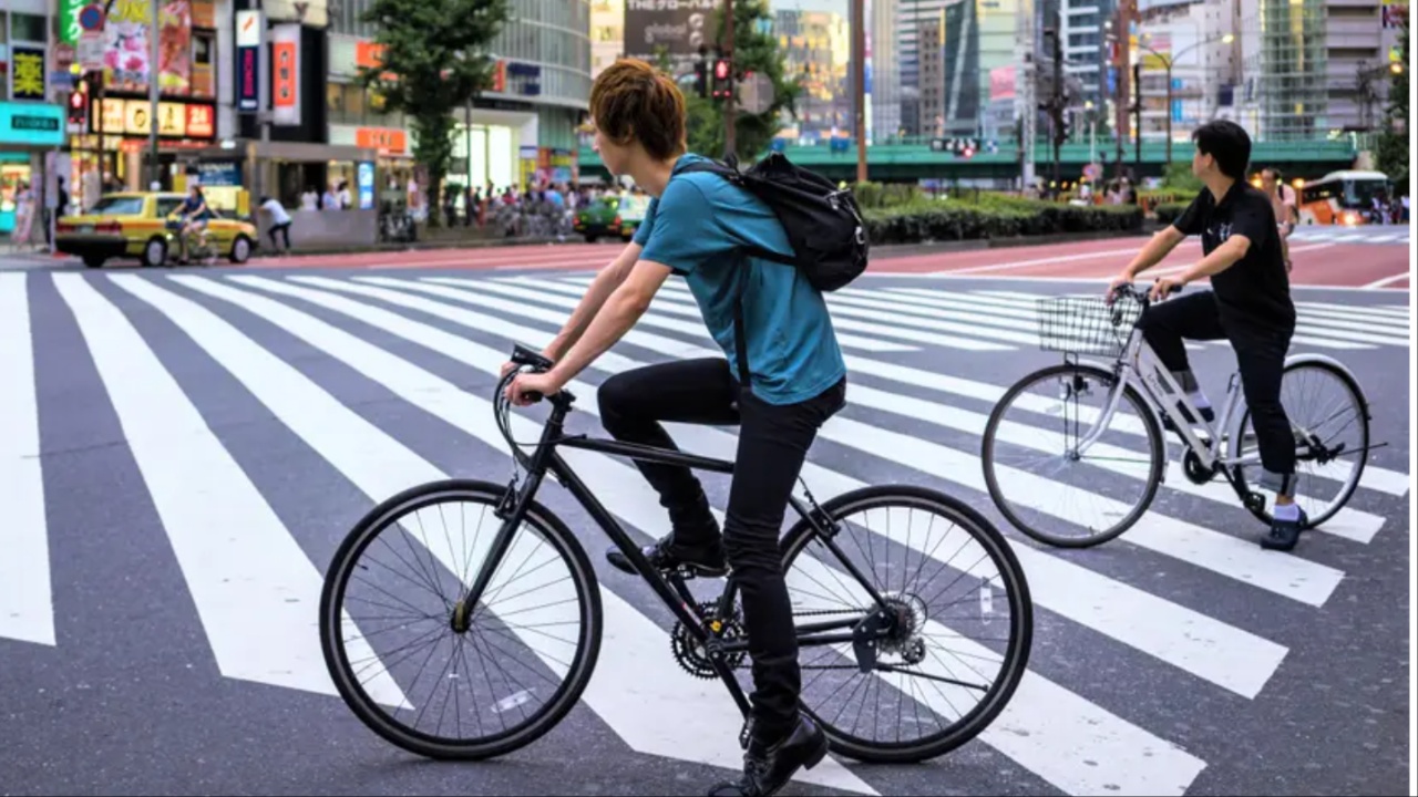 Japan Enacts Strict Penalties for Cyclists Using Mobile Phones Amid Rising Accident Concerns