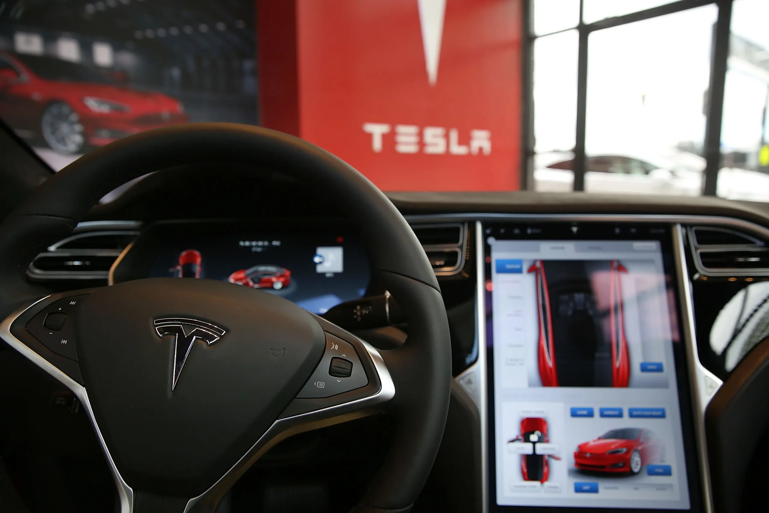 Judge Orders Elon Musk to Disclose Emails in Tesla Autopilot Misrepresentation Lawsuit