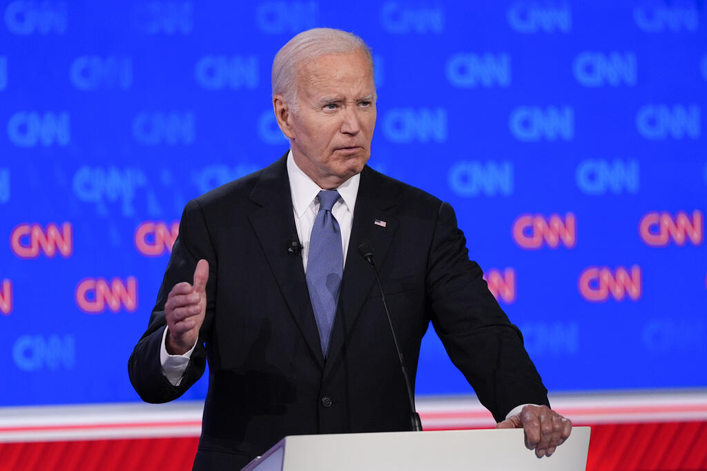 Biden’s Media Push Sparks Democratic Backlash as Party Faces Leadership Void and 2028 Uncertainty